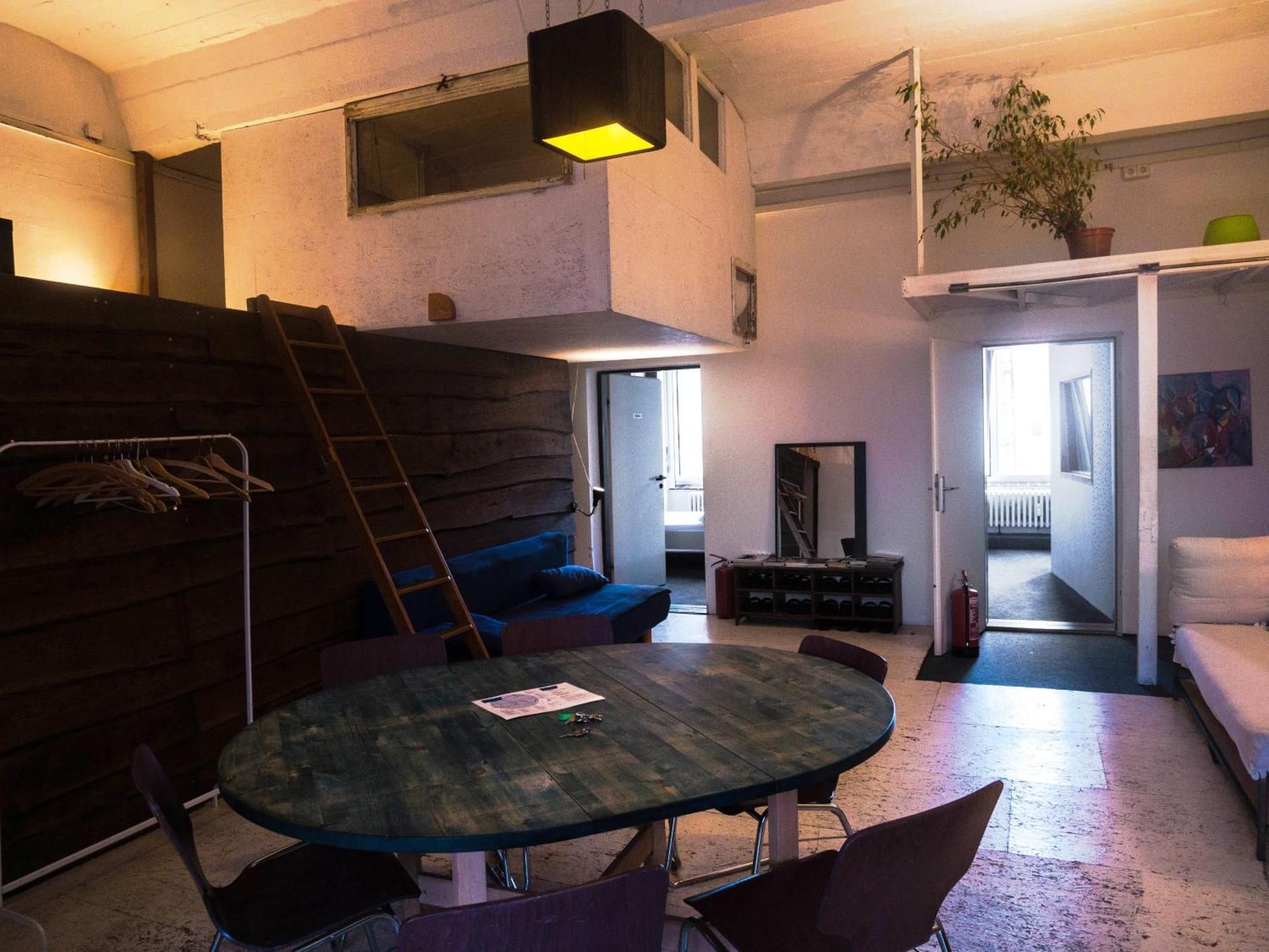 Appartement Einzigartiges 140qm Loft - Party Ist Erlaubt! Berlijn